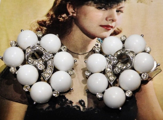 KRAMER Earrings / Rhinestone Earrings / Milk Glass Earrings / Clip On / Designer / Mid Century / Wedding / Bride / Fashion