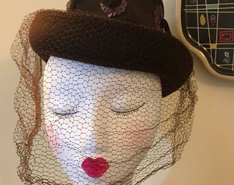Vintage 1930s 1940s Brown Felted Fedora Tilt Veiling Hat