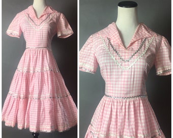Vintage 50s dress / 1950s dress / patio dress / western dress / gingham dress / square dance dress / fit and flare dress / 8440