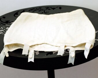 Vanity Fair girdle open bottom short girdle with garters shapewear Size L 1970s