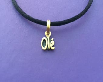Olé Spanish Foreign Language 14 Kt Yellow Gold Plated Jewelry Pendant (Charm)