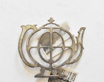 vintage metal teapot trivet / shabby chic cottage decor