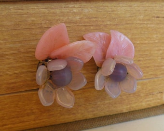 Vintage 40's West Germany Clip Earrings Flowers Bead Pink (item 134)