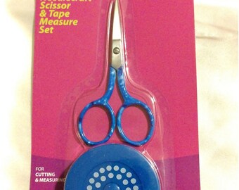 Dritz needlecraft scissor and retractable tape measure set