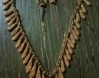 Crown Trifari Costume Jewelry Teardrop Nugget Necklace