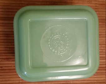 Anchor Hocking Fire King Jadeite Small Refrigerator Dish with Cover - Philbe Pattern