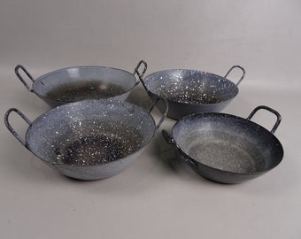 Set of 4 enamel pans-60s