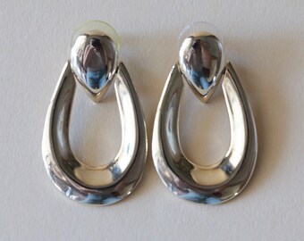Vintage Gold Pierced Tear Drop Dangle Earrings, Long Drop Earrings