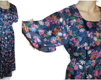 SALE Vintage 1970s Long Dress Gown 70s Maxidress Bright Floral Print Pop Mod Flutter Sleeves Cute Ex Cond Boho M chest to 40 in