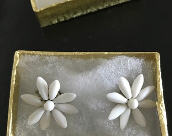 Vintage clip on earrings - flower shapes - 1970's