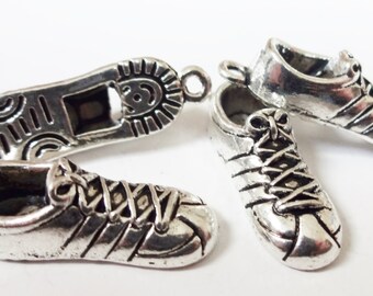 5, Gym Shoe Charms 28x9mm ITEM:J14