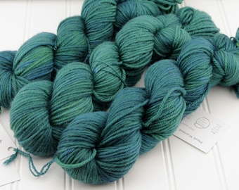 Plush Worsted, 4 oz - Sea Nymph - 100% superwash merino hand dyed, tonal semisolid yarn