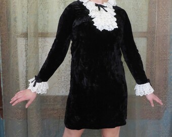 1960s Black Crushed Velvet Mini Dress Lace Collar 60s Mod Dress Ruffles Twiggy Ascot Dress Vintage Babydoll Dress 60s Mini Dress Swingin 60s