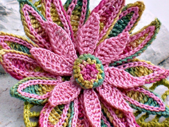Crochet Brooch Fiber Brooch Irish Crochet Daisy Pin Pink