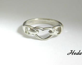 Vintage Sterling Silver Heart Ring ( Size 8 )