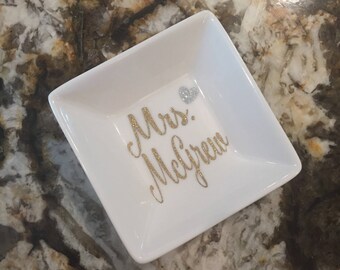Personalized Ring Dish | Engagement Ring Dish | Engagement Gift | Wedding Gift | Ring Holder | Gift for Bride | Future Mrs | Jewelry Holder