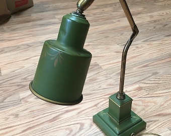 Vintage Antique Brass Tole Painted Lawyer Student Banker Adjustable Desk Lamp