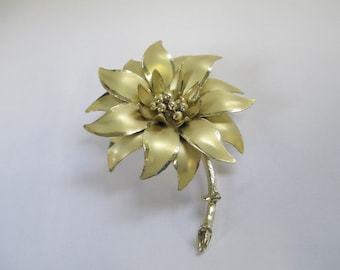 Vintage signed Coro gold tone flower brooch two gold toned metal