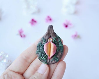Tree bark Vulva, vulva necklace, vulva pendant, yoni necklace, yoni pendant, vagina necklace, vagina pendant, pussy, coño, pussy pendant