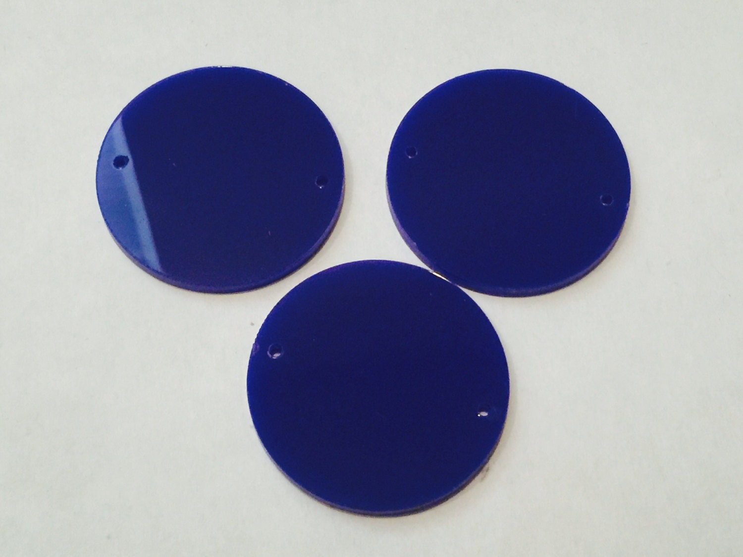Acrylic disc round 2 hole 30mm dismeter Flat bead for wire