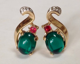 Crown Trifari Green Jelly Belly Squirrel Shaped Clip Earrings – 1970s Jewelry