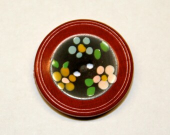 9 vintage buttons made of wood