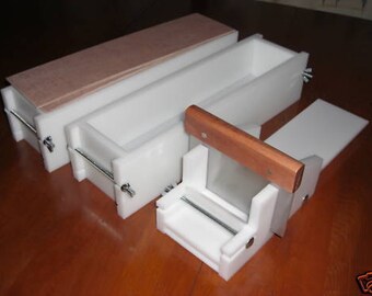 2 hdpe 4 LB Soap Molds,1 Cutter,1 Cutter Blade, 2 Wooden Lids makes 28 Bars E.