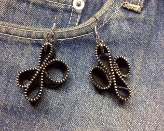 Zipper earrings flower sculpture