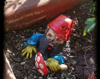 Garden gnomes Zombie (5-9 cm)
