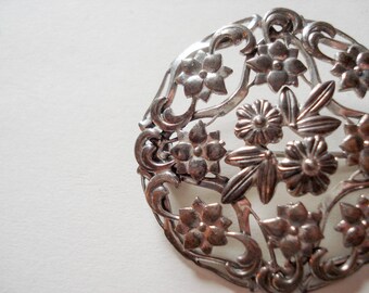 Pretty flower brooch - sterling silver