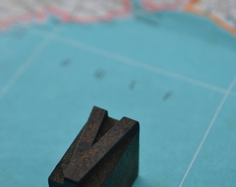 Antique Vintage Letterpress Block Wood Type Letter V
