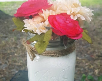 Pint size arrangements, Mason Jar arrangements, home decor, wedding decor, country decor, gifts, Mother's Day gifts, Mason Jar centerpiece