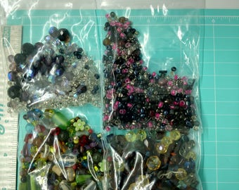 Bead assortment *USED*, variety, mix, seed beads, glass beads, plastic beads, crafts, mixture,