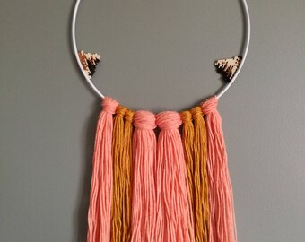 Peach gold Beaded Wall Hanging - Weaving art decor Tissage mural Dreamcatcher attrape-rêves geometric boho boheme bohemian