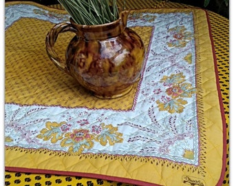 Vintage Olivades Quilted Tea Tablecloth Yellow Provence Cotton Fabric #sophieladydeparis
