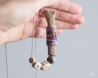 Boho chic jewelry. Unique handmade driftwood necklace. One of a kind. Crochet and wooden jewelry. Grey and olive green. Ceramic pendant. Eco