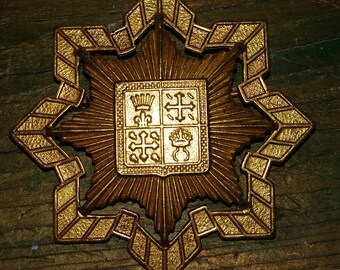 VTG gold tone heraldic brooch