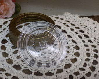 Vintage New Old Stock Jeannette Mason Jar Lid Clear Glass Insert and Metal Band B1426