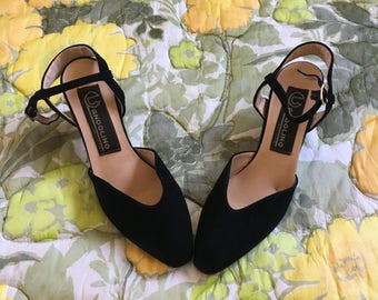Bandit - suede black heels - Bandolino shoes - black suede 80s 90s Bandolino heels - pointy black leather shoes - black ankle strap heels