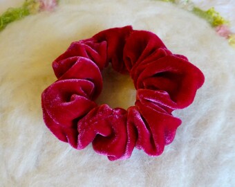 Hair Scrunchie Silk Velvet Hair Tie Retro Elastic No Slip Hair Accessory Velvet Pony Tail Holder Hair Wrap Messy Bun Hair Elastic Handmade