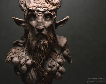 The Moon Keeper - Limited Edition - Handmade Resin Bust - Size : 8.1 in