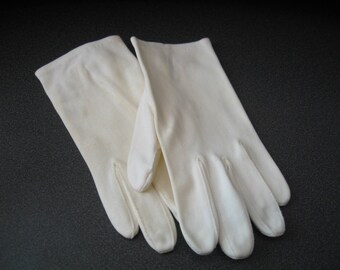 Vintage Kay Fuchs Ladies White Wrist Length Cream Cotton Gloves From West Germany