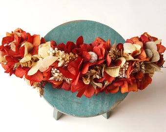 Tocado / peineta de flores preservadas en tono granate y dorado PAULA - Burgundy & gold headpiece - Tocado de invitada boda