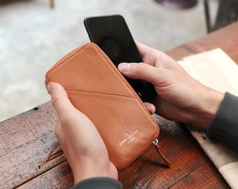 Small Tan Leather Zipper Wallet for Smartphone, Credit Cards & Cash - 6 3/16" x 3 1/2" x 1/2" Fits iPhone 7, iPhone 8, iPhone SE, Galaxy S8