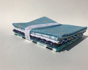Fat Quarter Bundle in Premium Cotton Fabrics - Color Blue