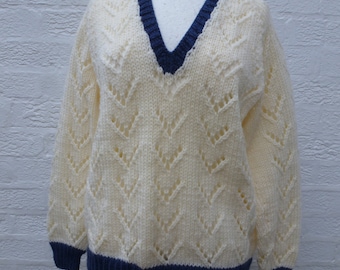 Sweater knit jumper ladies sweater knitted jumper 90s wool clothing knit cream jumper handknitted sweater vintage jumper handmade wool top.