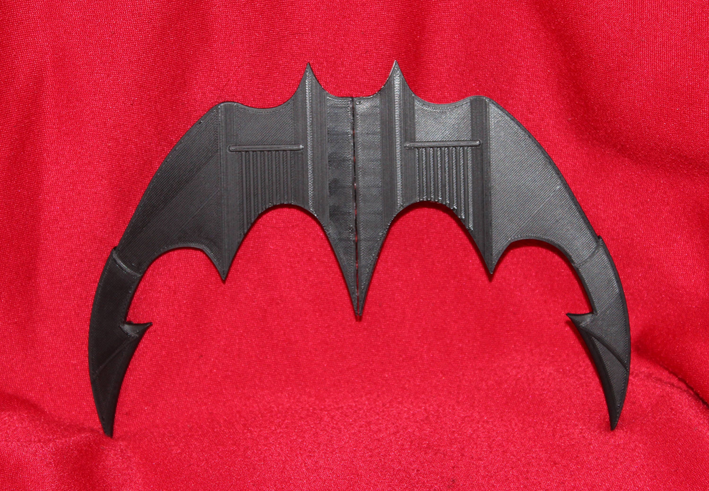 batman batarang statue