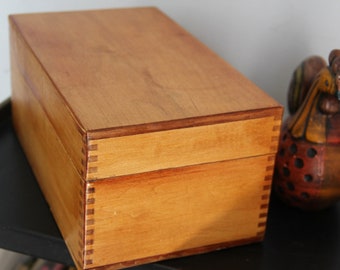 Extra large Vintage Soild wood 3 by 5 recipe box-great metal hardware and box joint, beautiful wood grain rounded corners
