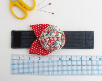 Flower Wrist Pin Cushion Cuff | Pretty and useful sewing tool for yourself or a nice gift for quilter or seamstress.