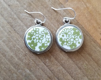 Vintage Corelle dinner plate crazy daisy spring blossom earrings